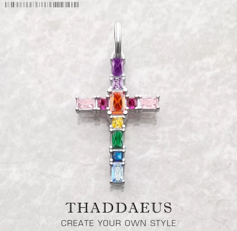 Stříbrný přívěsek kříž s barevnými kameny | šperk