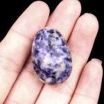 Modré tečky kamene