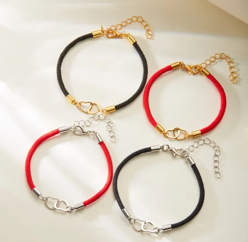 Červený šňůrkový náramek dvojité srdce | šperk