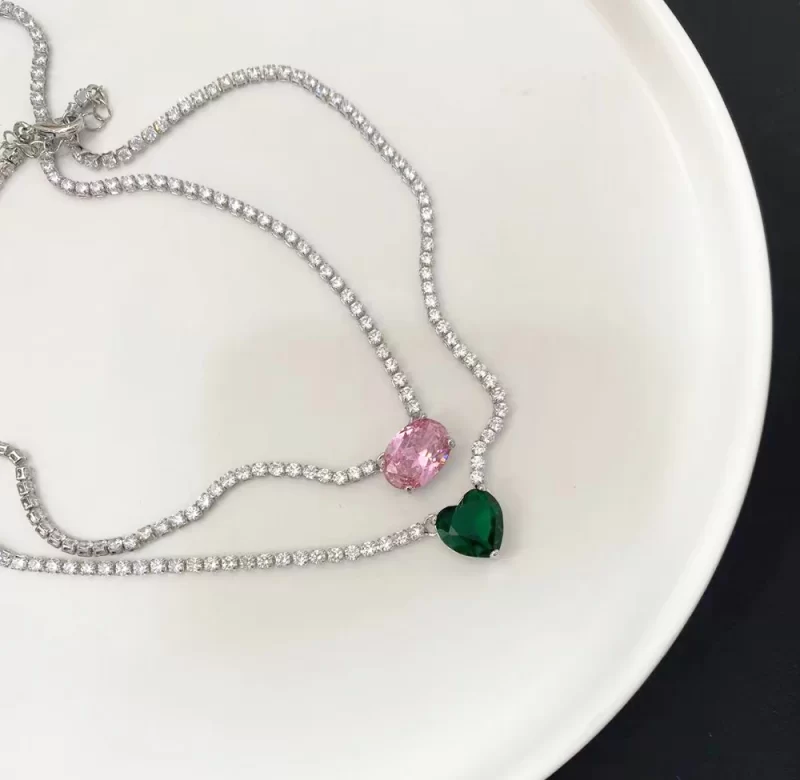 Náhrdelník s růžovým srdcem | šperk