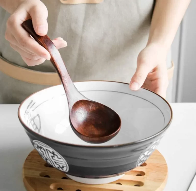 Dřevěná naběračka na polévku | kuchyňské náčiní