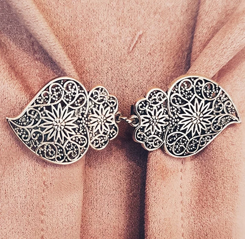 Elegantní retro kovová spona na límec | spona doplněk