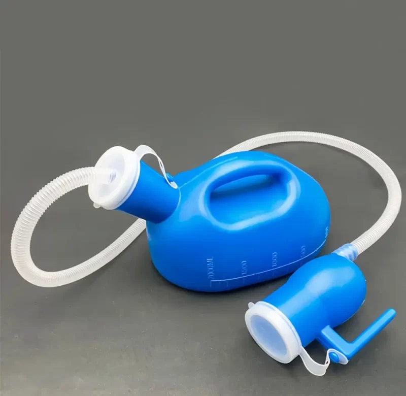 Přenosný urinál s víkem 2000ml | cestovní toaleta, mobilní pisoár 1+1 ks