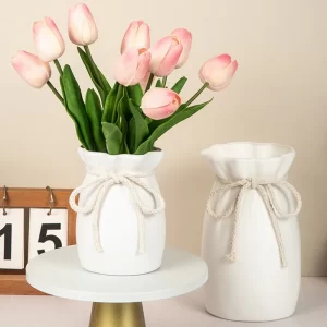 Elegantní plastová váza | dekorace